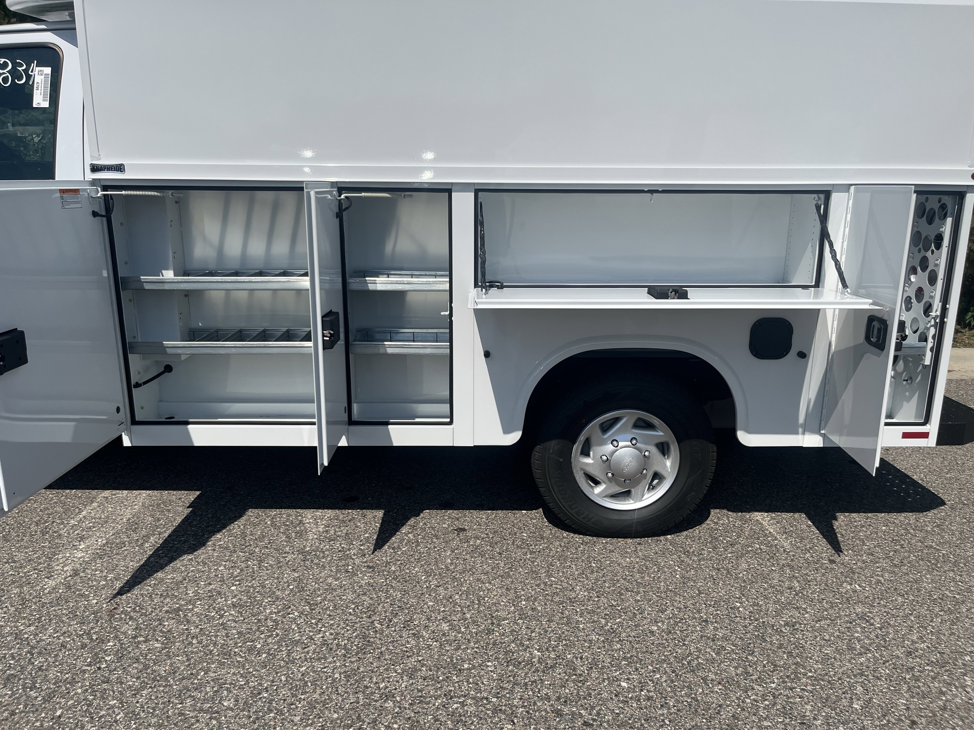 2026 Ford E-Series Cutaway Base - Photo 6