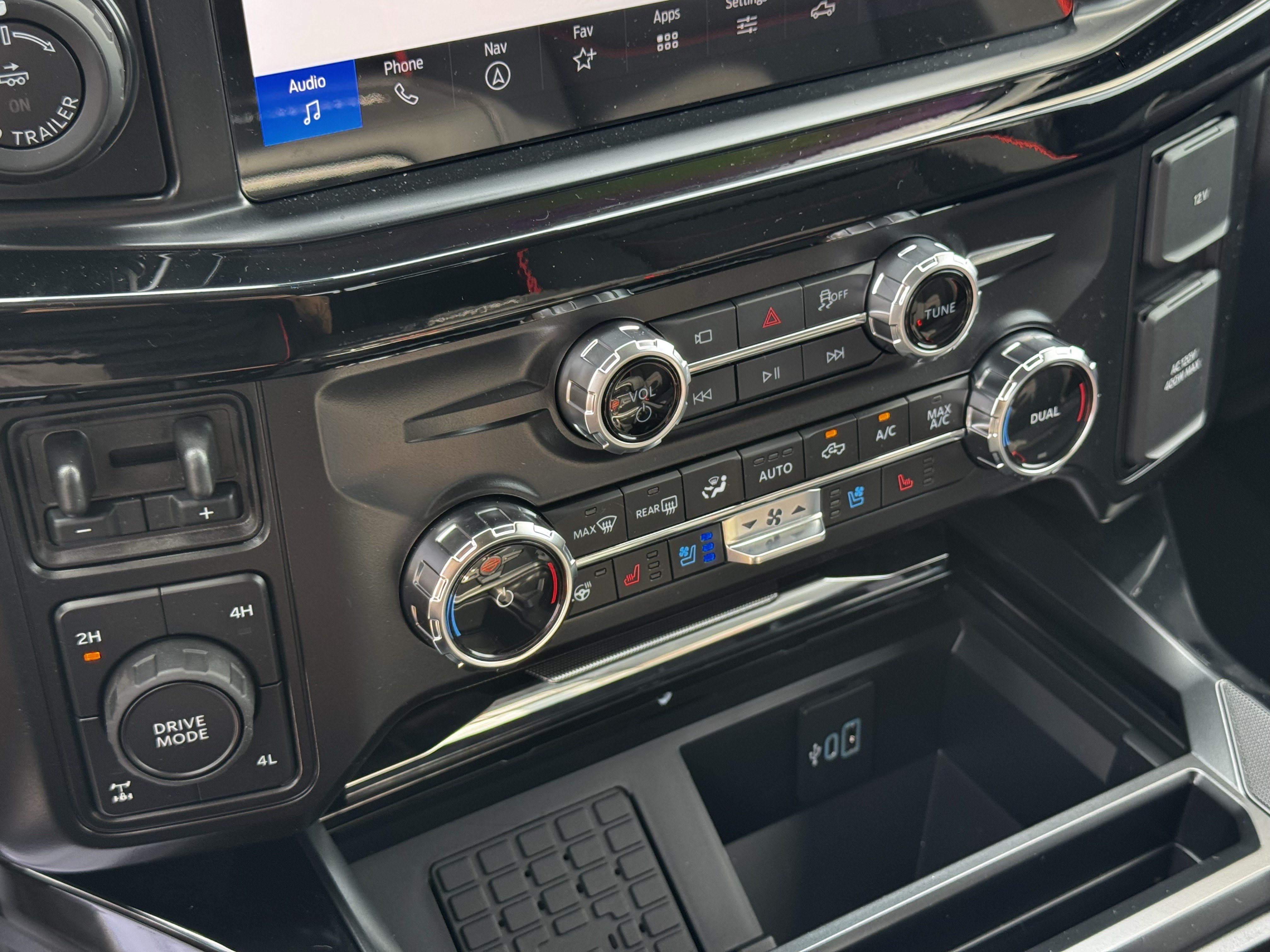New 2026 Agate Black Metallic Ford LARIAT image 18