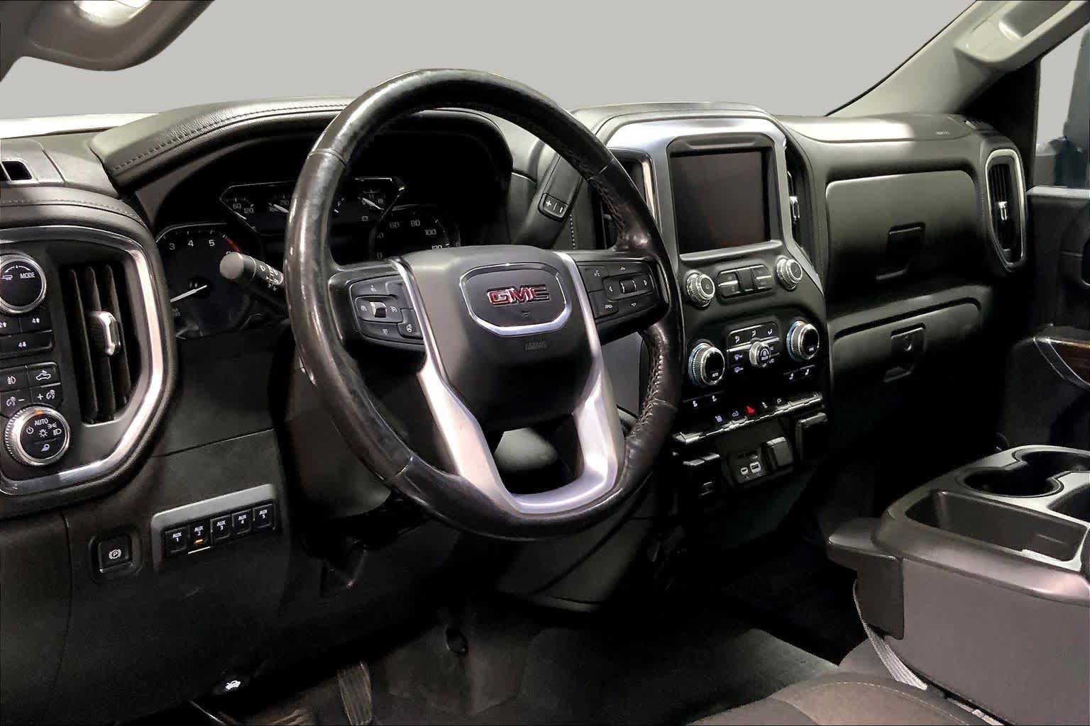 Used 2022 Summit White GMC SLE image 18