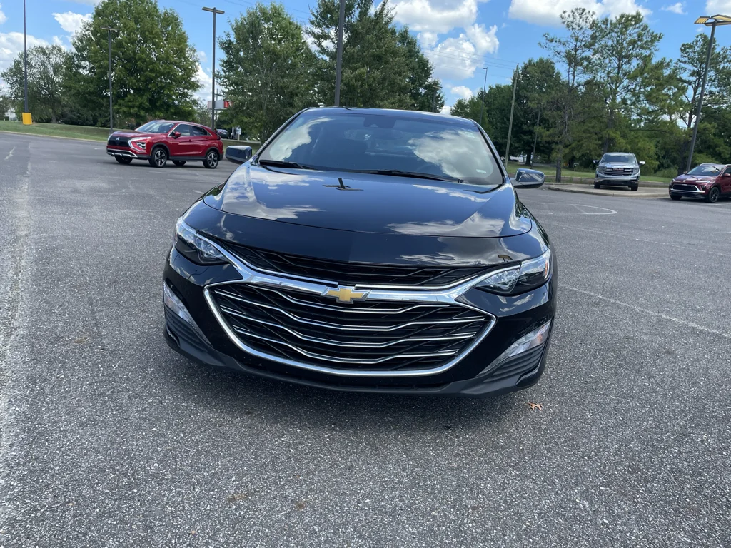 Used 2025 Mosaic Black Metallic Chevrolet LT image 3