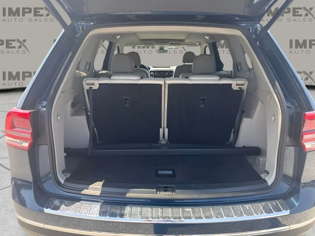 Used 2019  Volkswagen SEL image 18