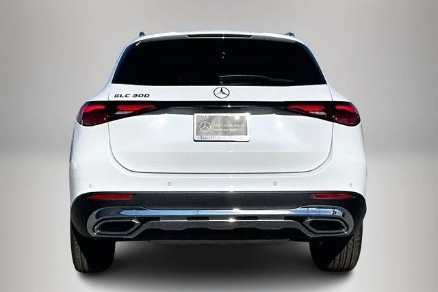 New 2026 MANUFAKTUR Moonlight White Metallic Mercedes-Benz GLC 300 image 3