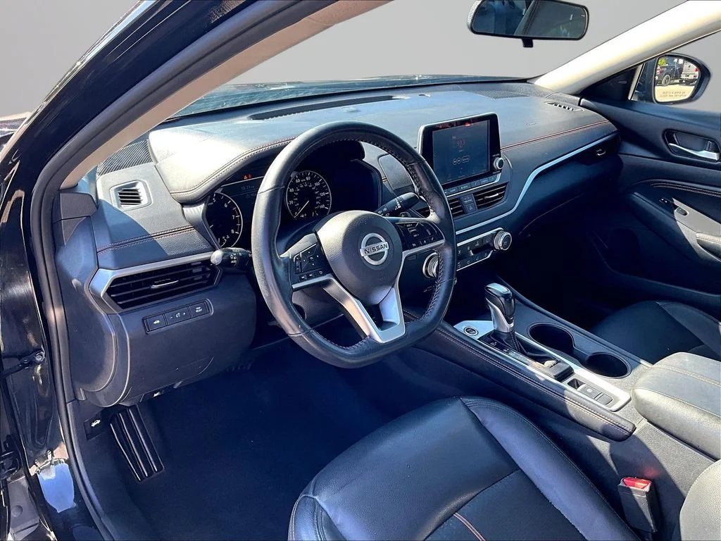 Used 2022 Black Nissan 2.5 SR image 15