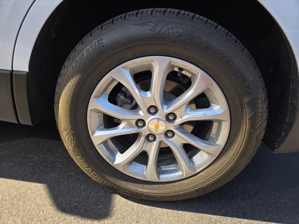 Used 2019 SUMMIT WHITE Chevrolet LS image 3
