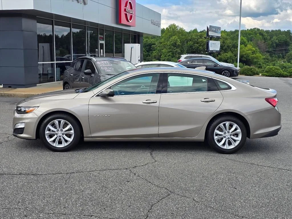 Used 2022 Gray Chevrolet LT image 23