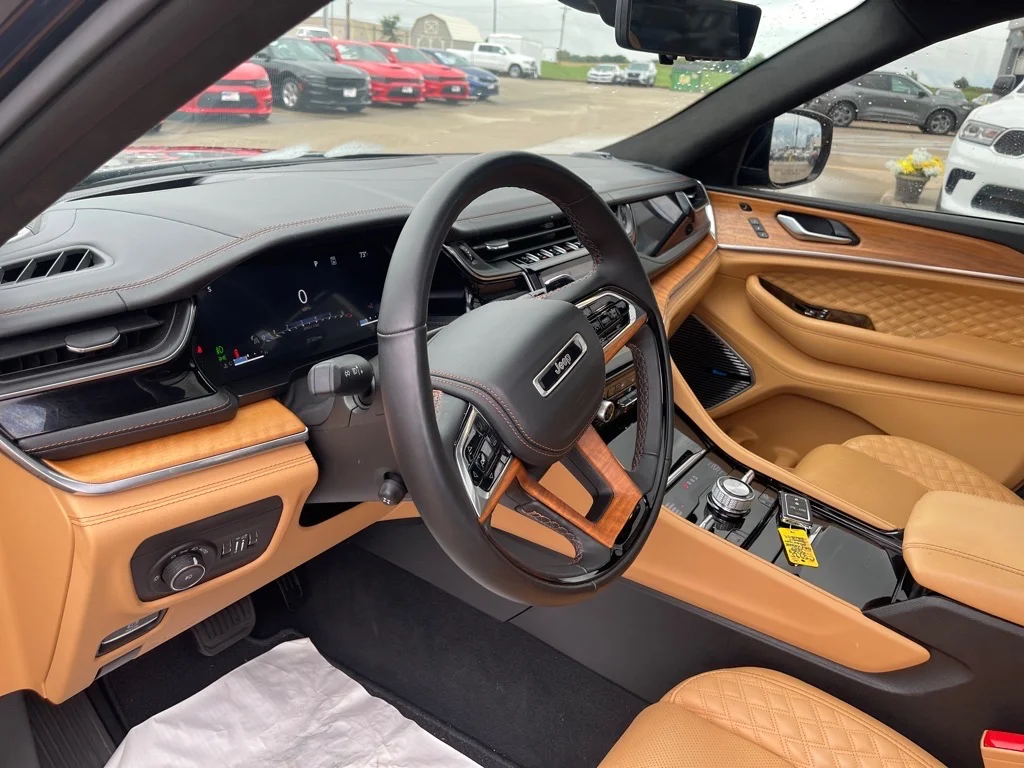 Used 2023 Midnight Sky (pcq) Jeep Summit Reserve image 24