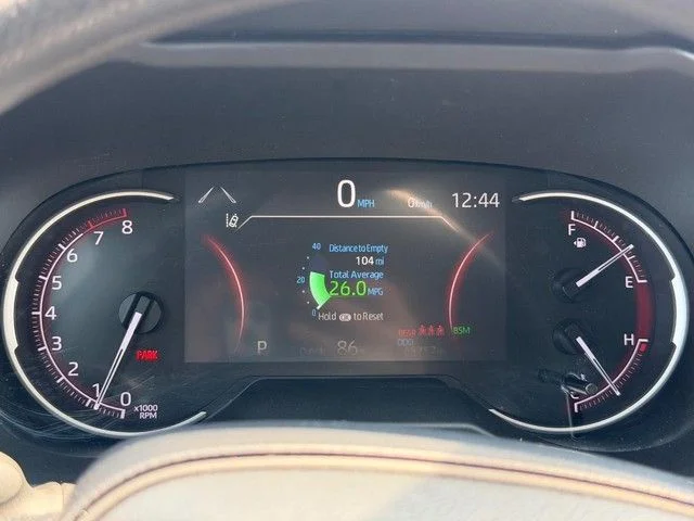 2024 Toyota RAV4 XLE - Photo 18