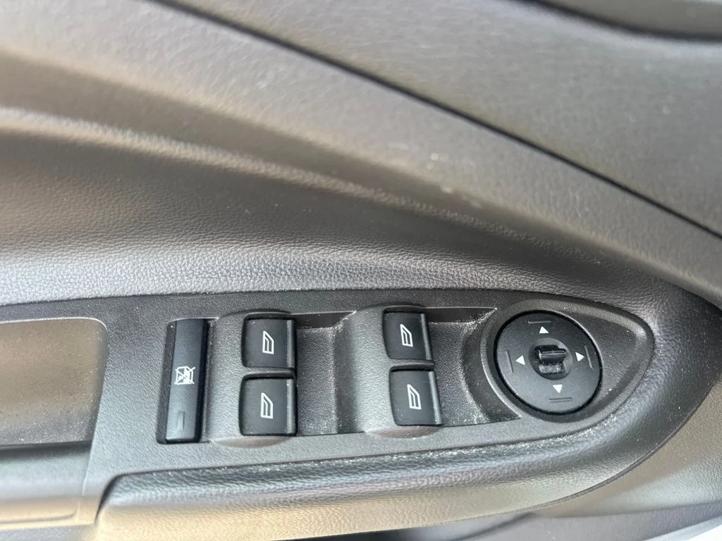 Used 2019 White Ford S image 8