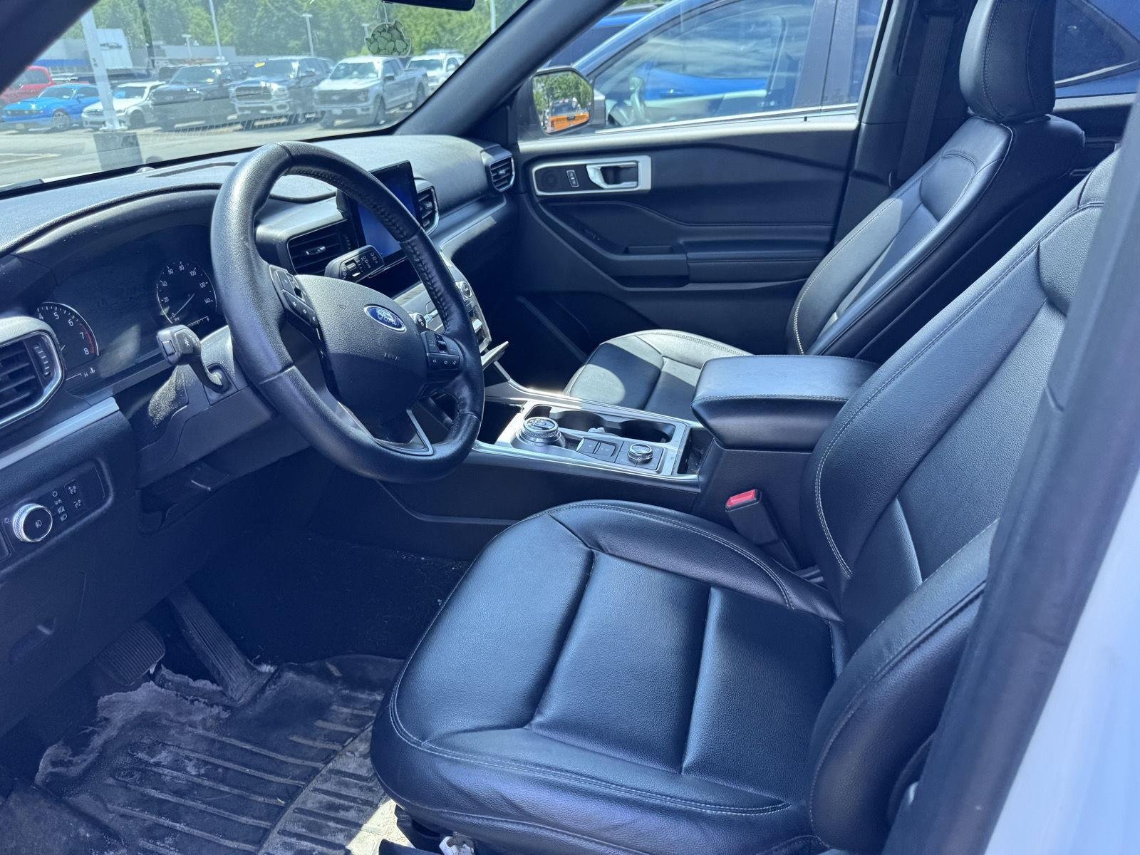 Used 2020 Oxford White Ford XLT image 7