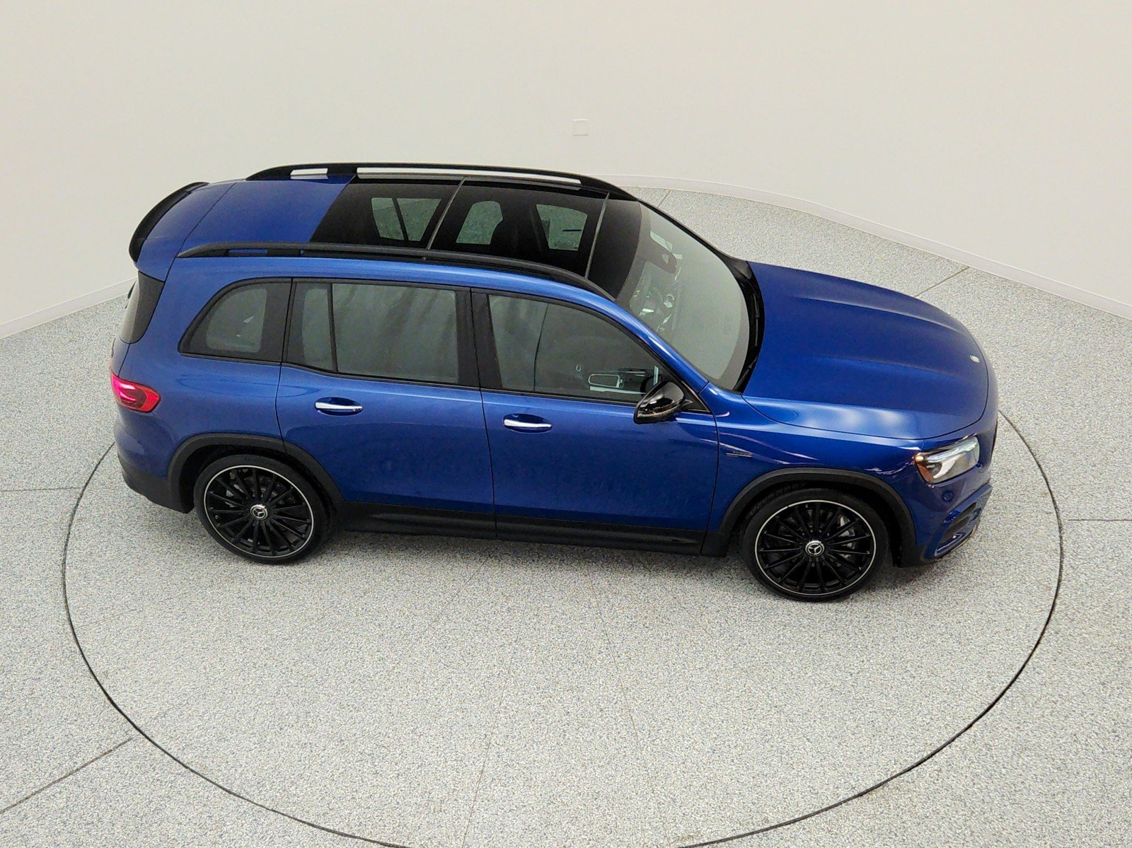 Used 2025 Starling Blue Metallic Mercedes-Benz AMG® GLB 35 4MATIC SUV image 26