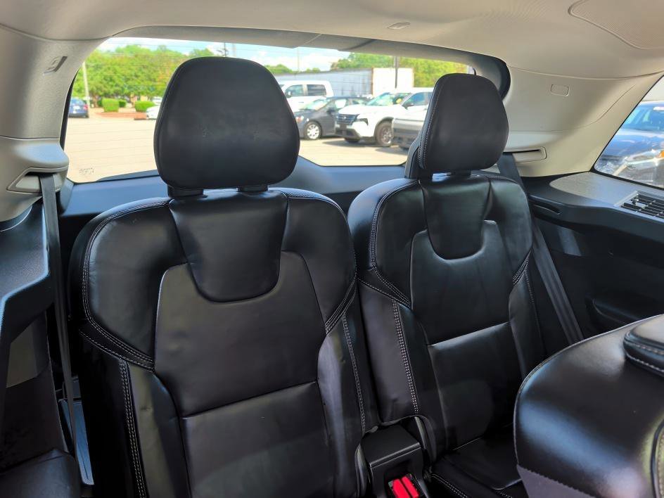Used 2023 Onyx Black Metallic Volvo Ultimate image 14