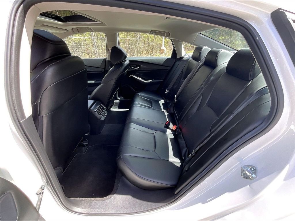 Used 2025 White Honda Touring image 15