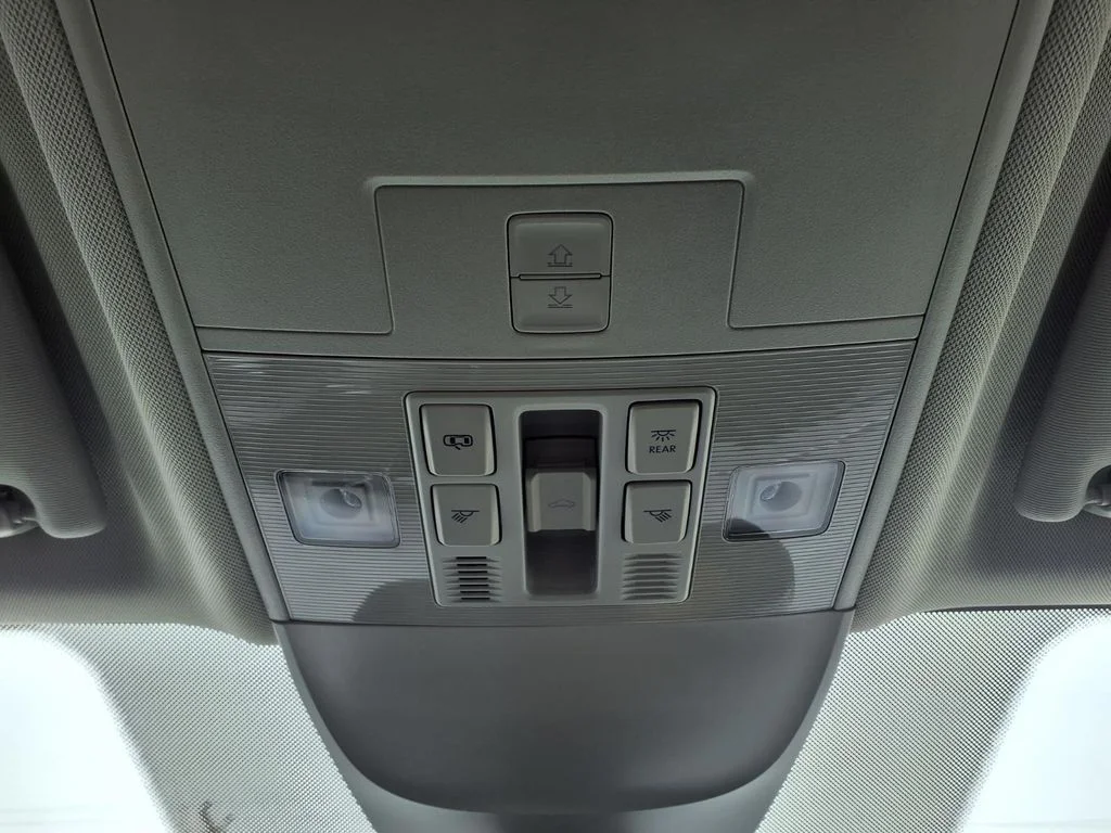 New 2026 Pure White Volkswagen 1.5T SEL image 18