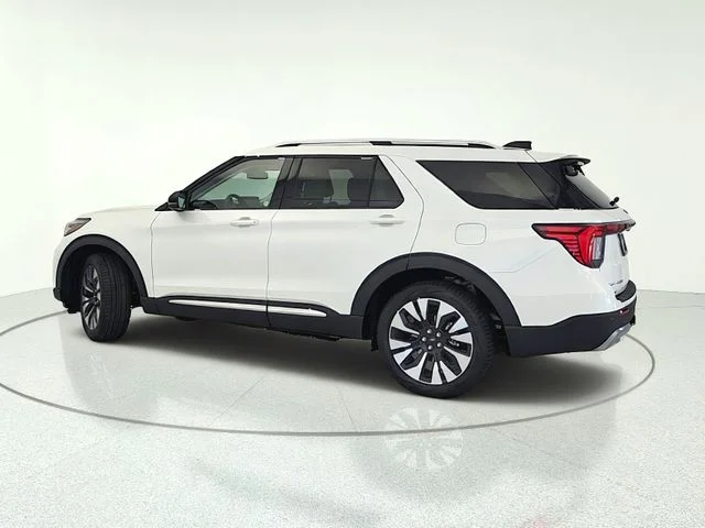 New 2026 Star White Metallic Tri-Coat Ford Platinum™ image 3