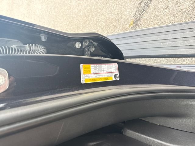 Used 2022 Silver GMC Denali image 22