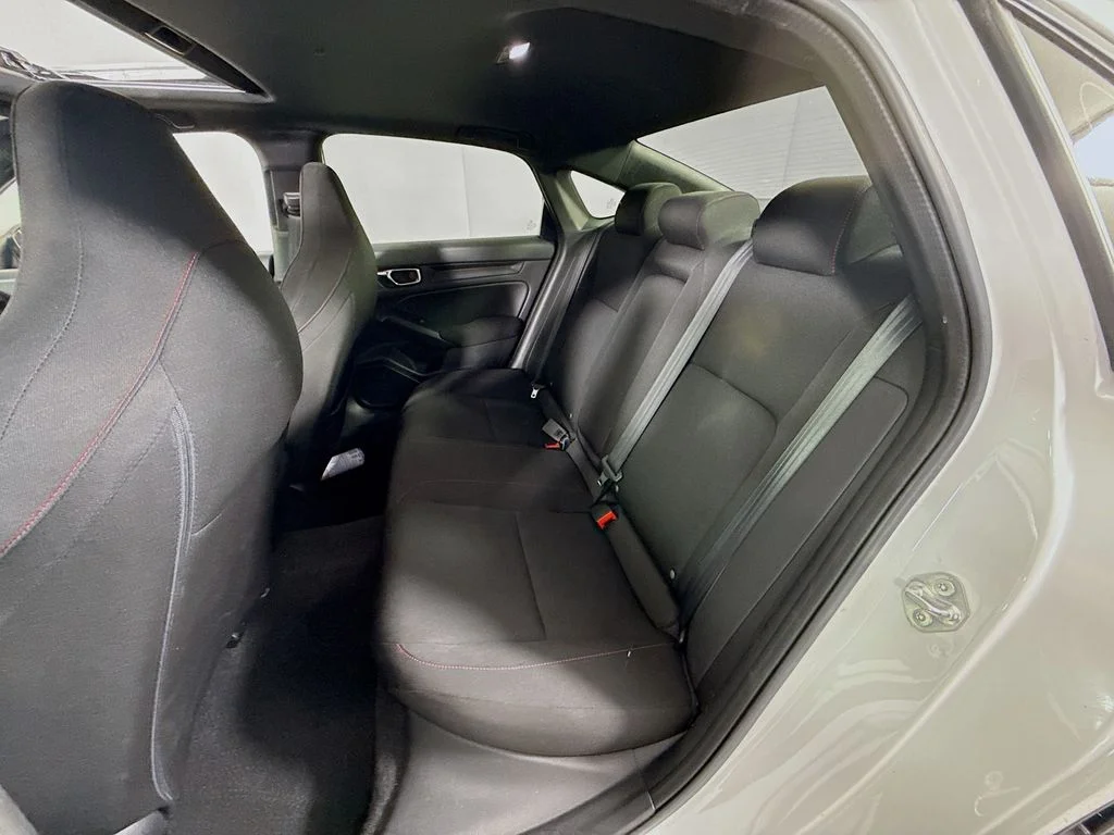 Used 2023 Platinum White Pearl Honda  image 5
