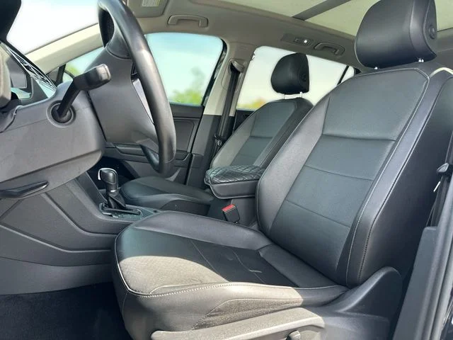 Used 2019 Black Volkswagen 2.0T SE image 13