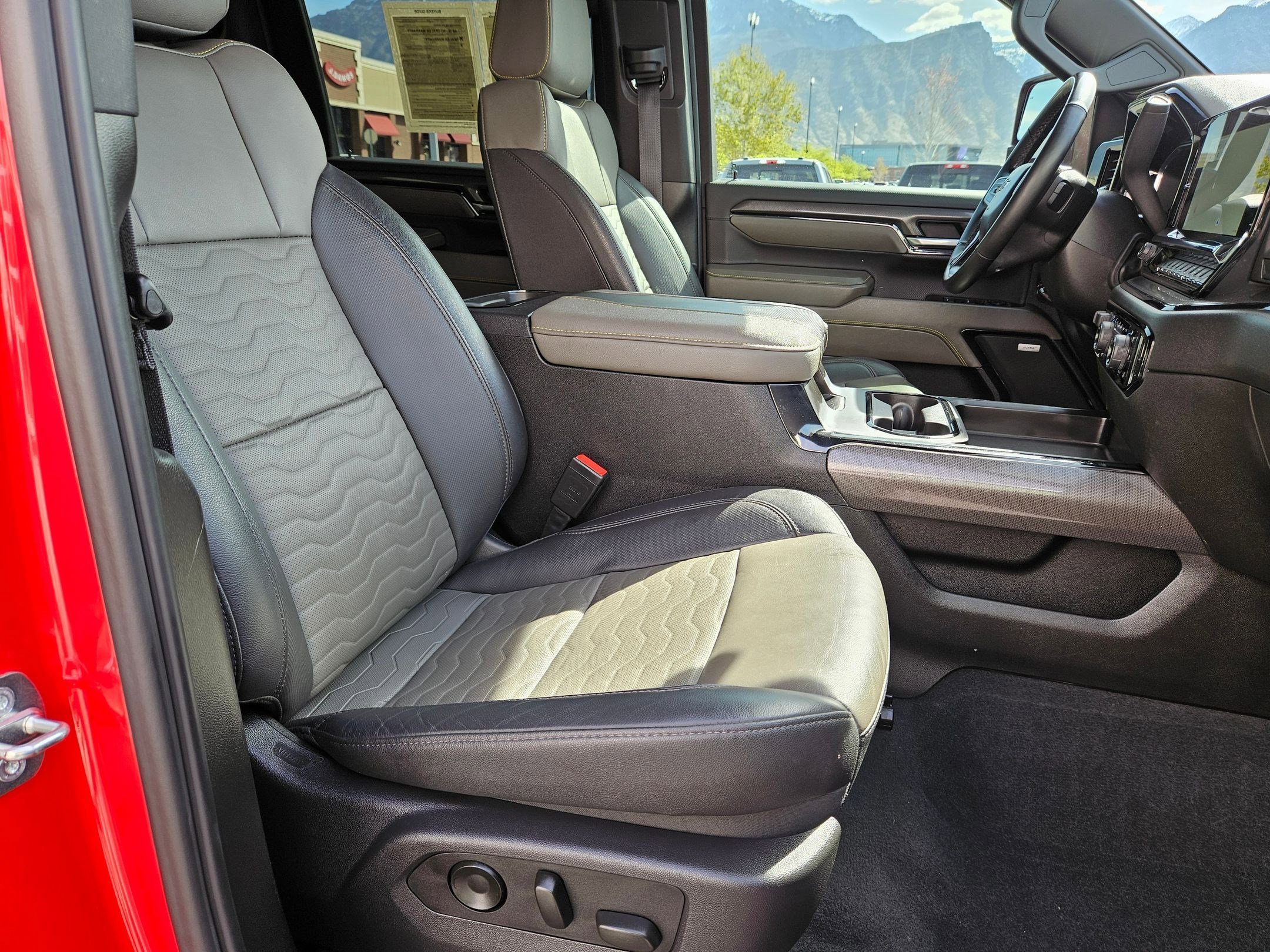 2024 Chevrolet Silverado 2500HD ZR2 - Photo 31