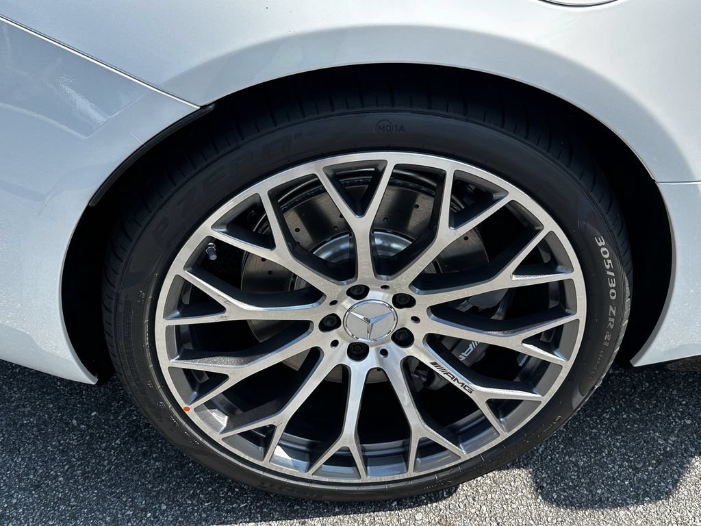 New 2026 MANUFAKTUR Moonlight White Metallic Mercedes-Benz AMG® SL 43 image 53