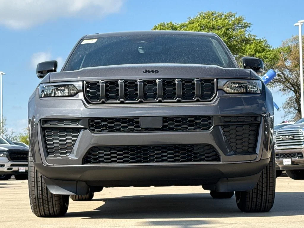 New 2026 Baltic Gray Metallic Clear-Coat Exterior Paint Jeep Altitude image 2