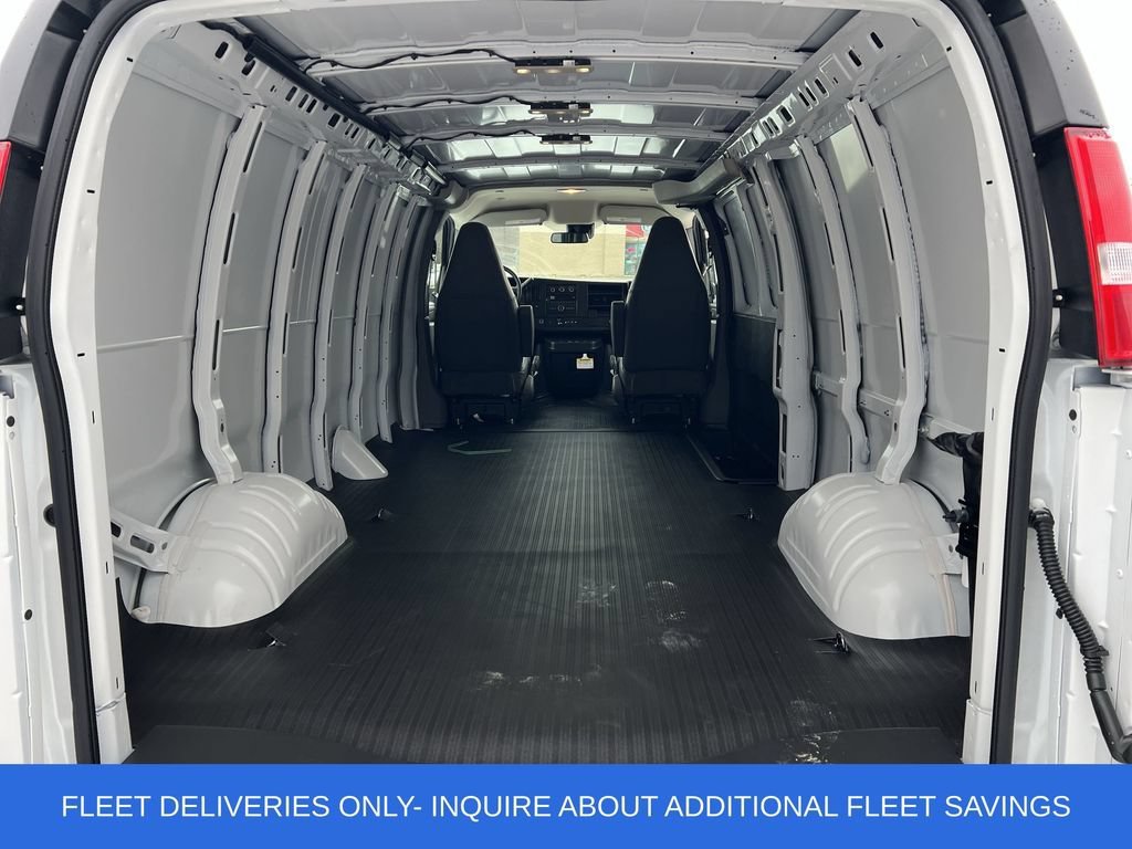 2025 Chevrolet Express Cargo Work Van - Photo 7