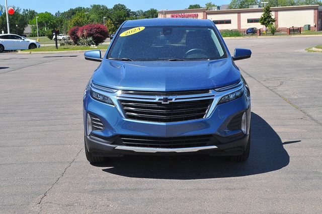 Used 2024 Lakeshore Blue Metallic Chevrolet LT image 8