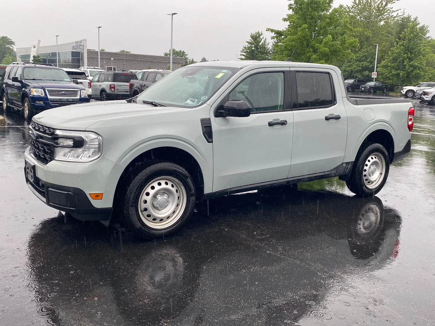 Used 2022 Cactus Gray Ford XL image 6