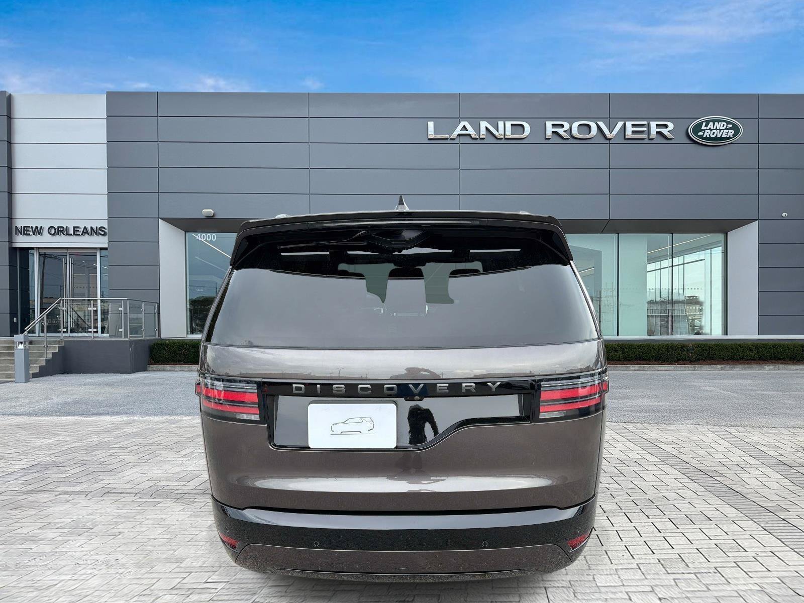 Certified Used 2025 Gray Land Rover Dynamic SE image 7