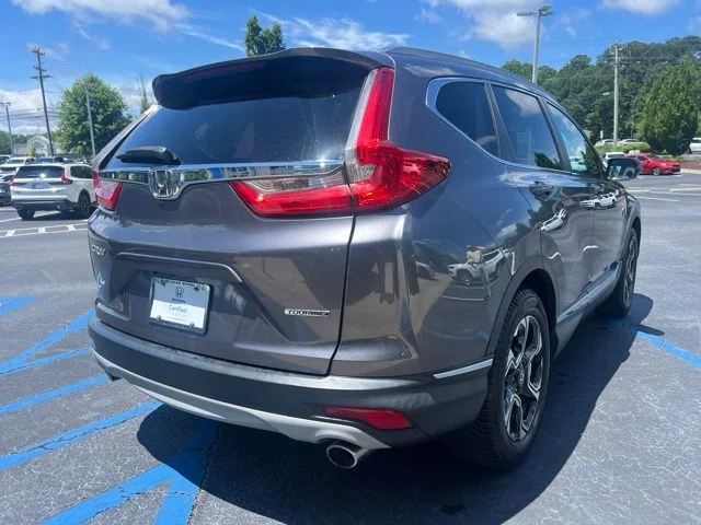 Used 2017 Modern Steel Metallic Honda Touring image 6