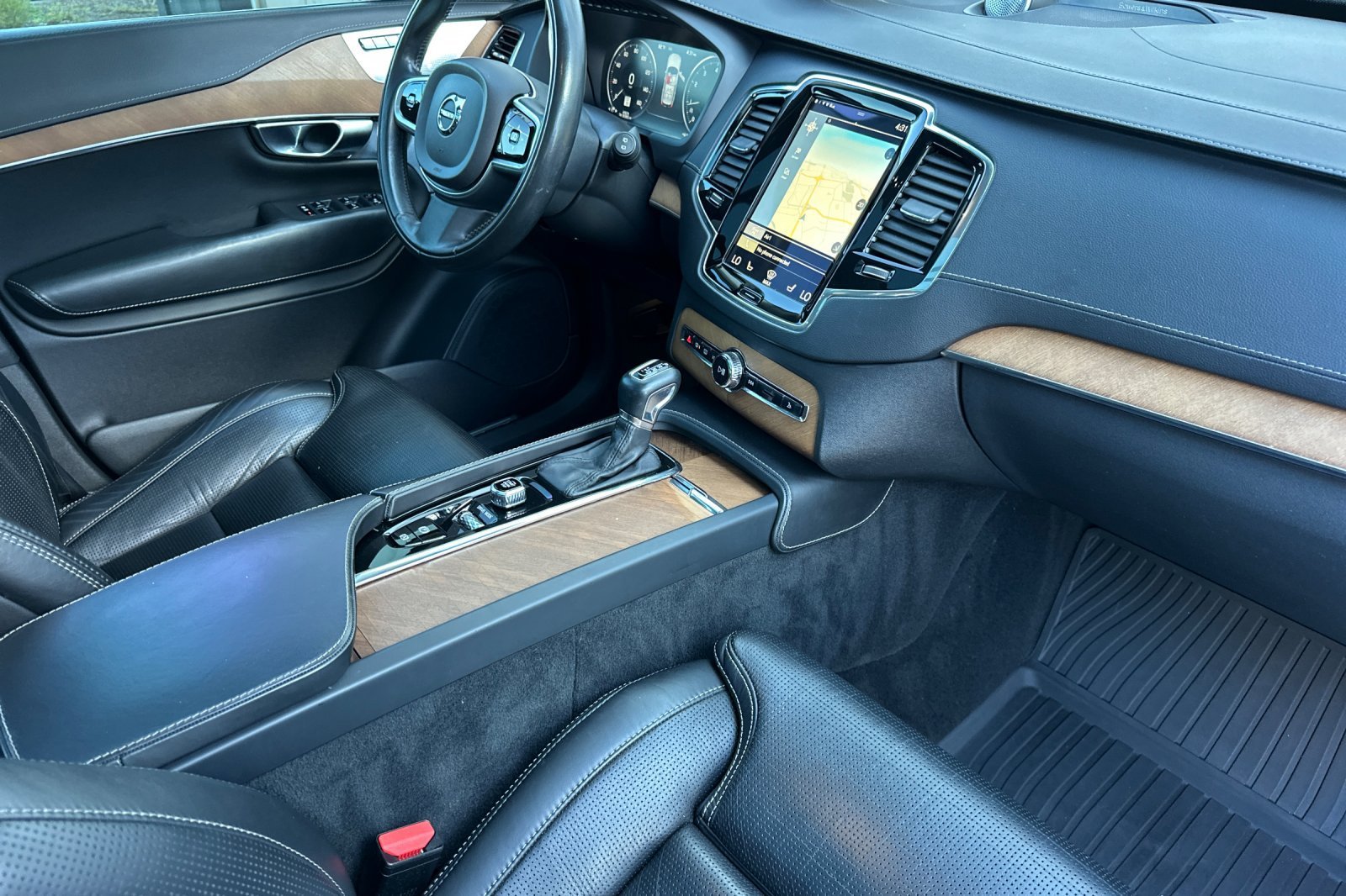 Used 2018 Black Volvo T6 Inscription image 18