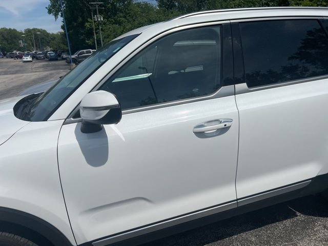 Used 2020 White Kia S image 2