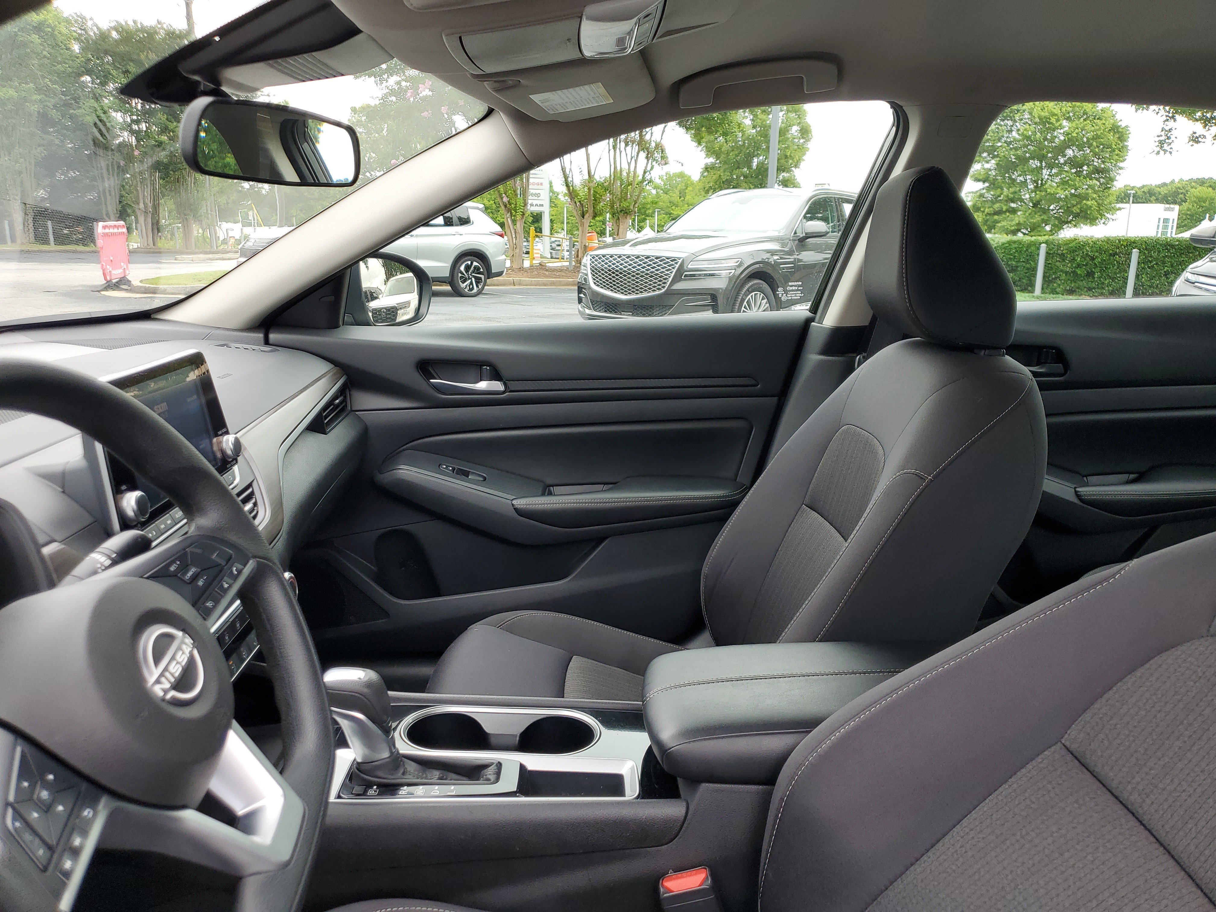 Used 2024 Super Black Nissan 2.5 SV image 17