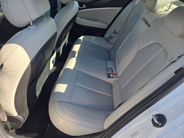 Used 2024 White Genesis 2.5T image 10
