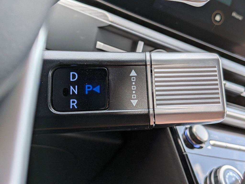 New 2026 White Hyundai SE AWD image 15