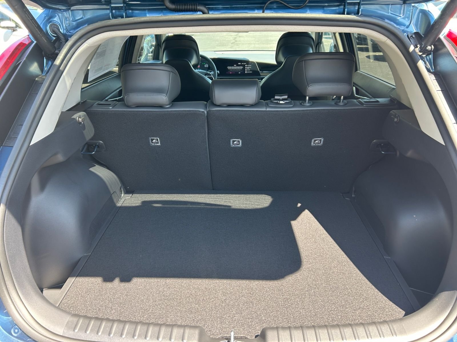 New 2026 Mineral Blue Kia EX image 29