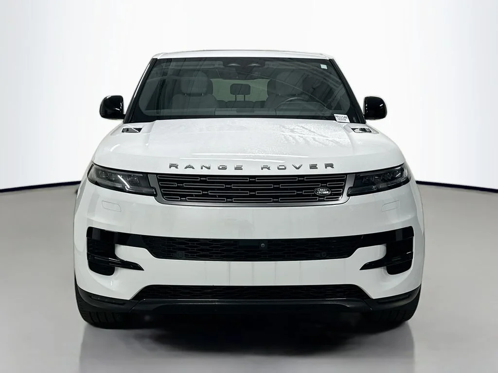 Used 2024 Fuji White Land Rover SE image 6