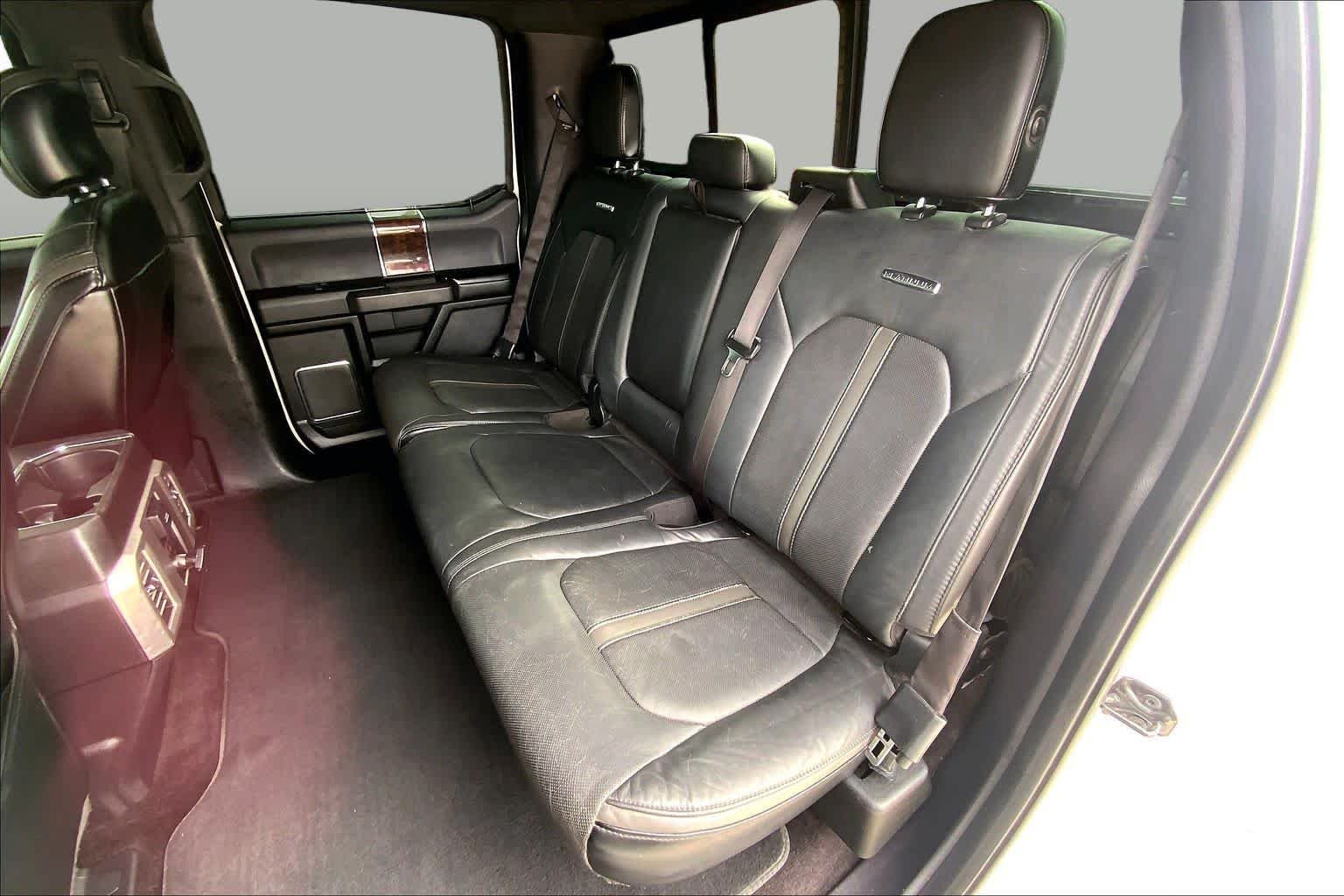 Used 2015 White Platinum Metallic Tri-Coat Ford Platinum image 17