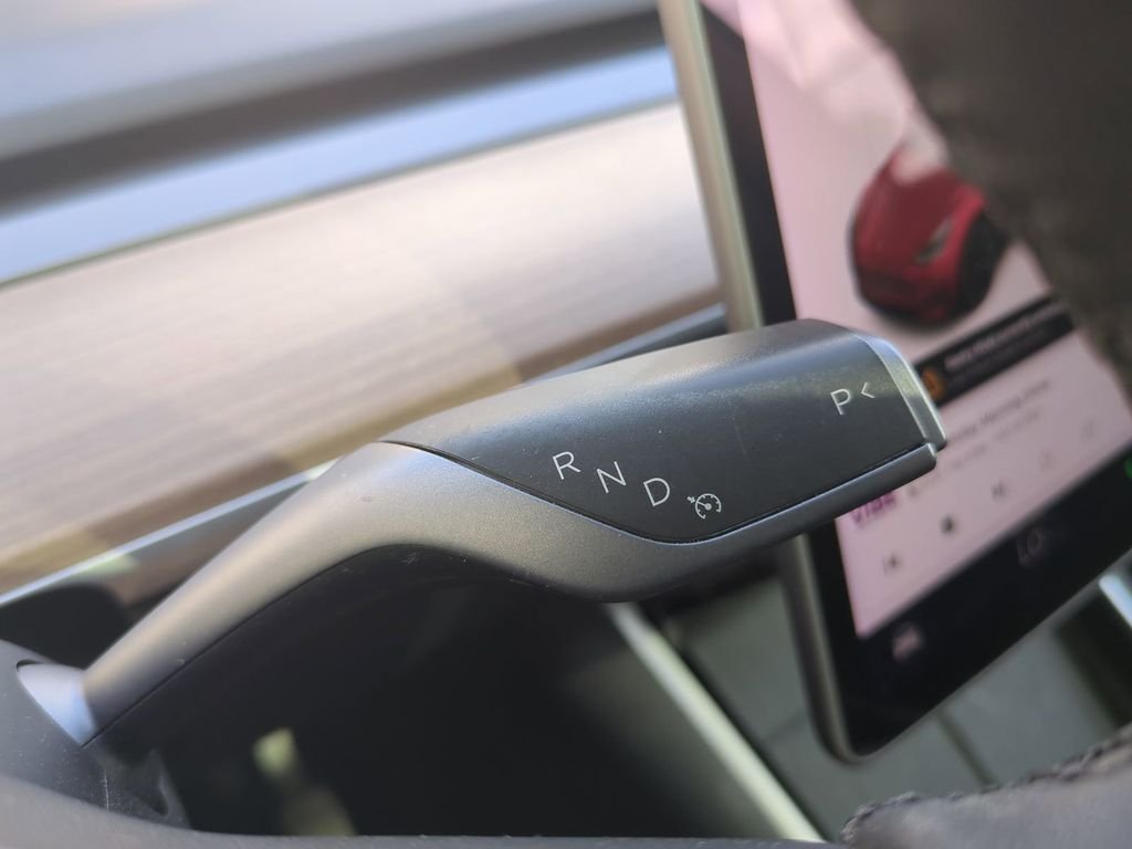 2021 Tesla Model Y Long Range - Photo 22
