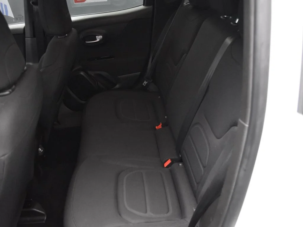 Certified Used 2021 White Jeep Latitude image 20