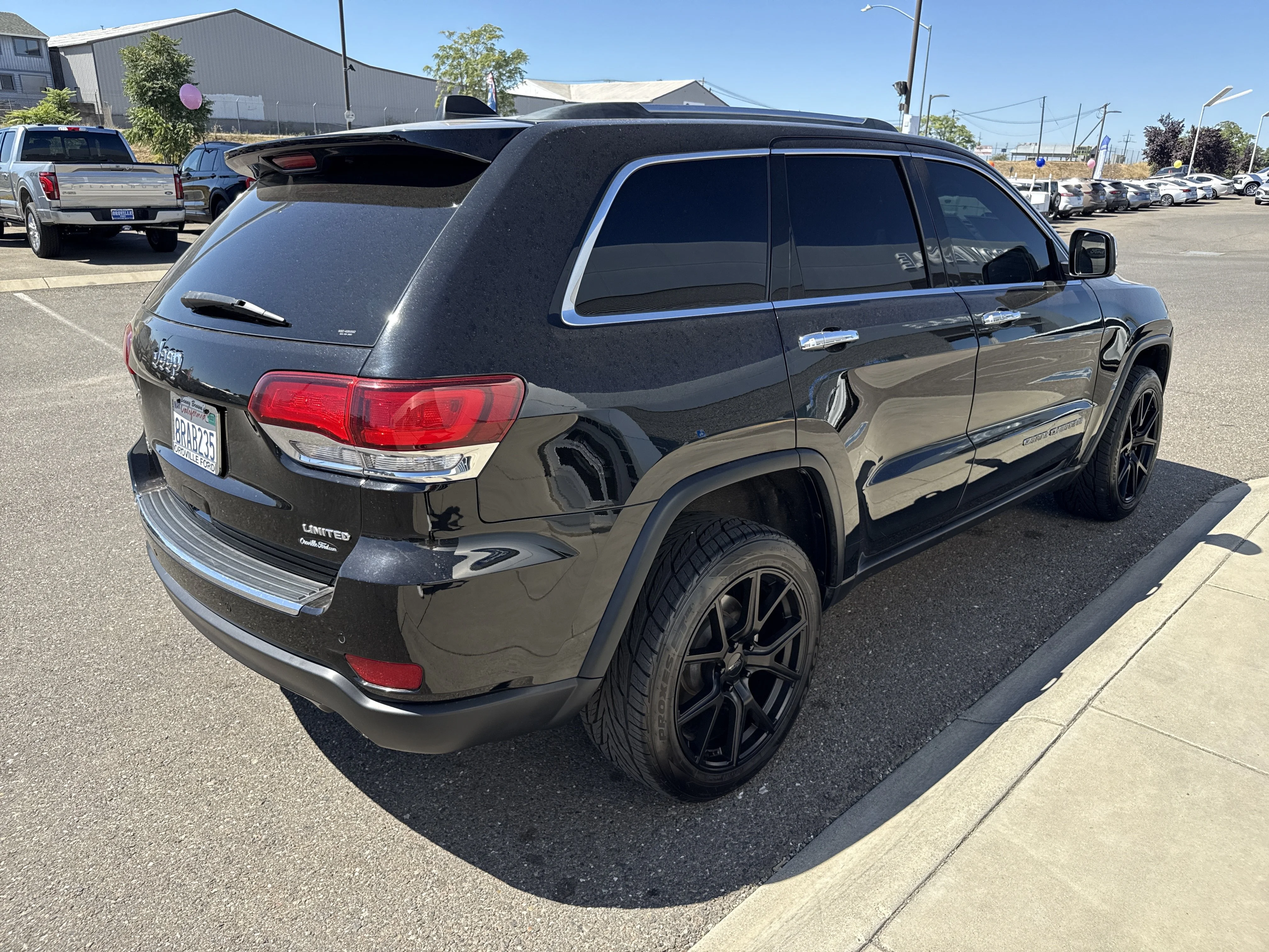 Used 2020 Diamond Black Crystal Pearlcoat Jeep Limited image 5