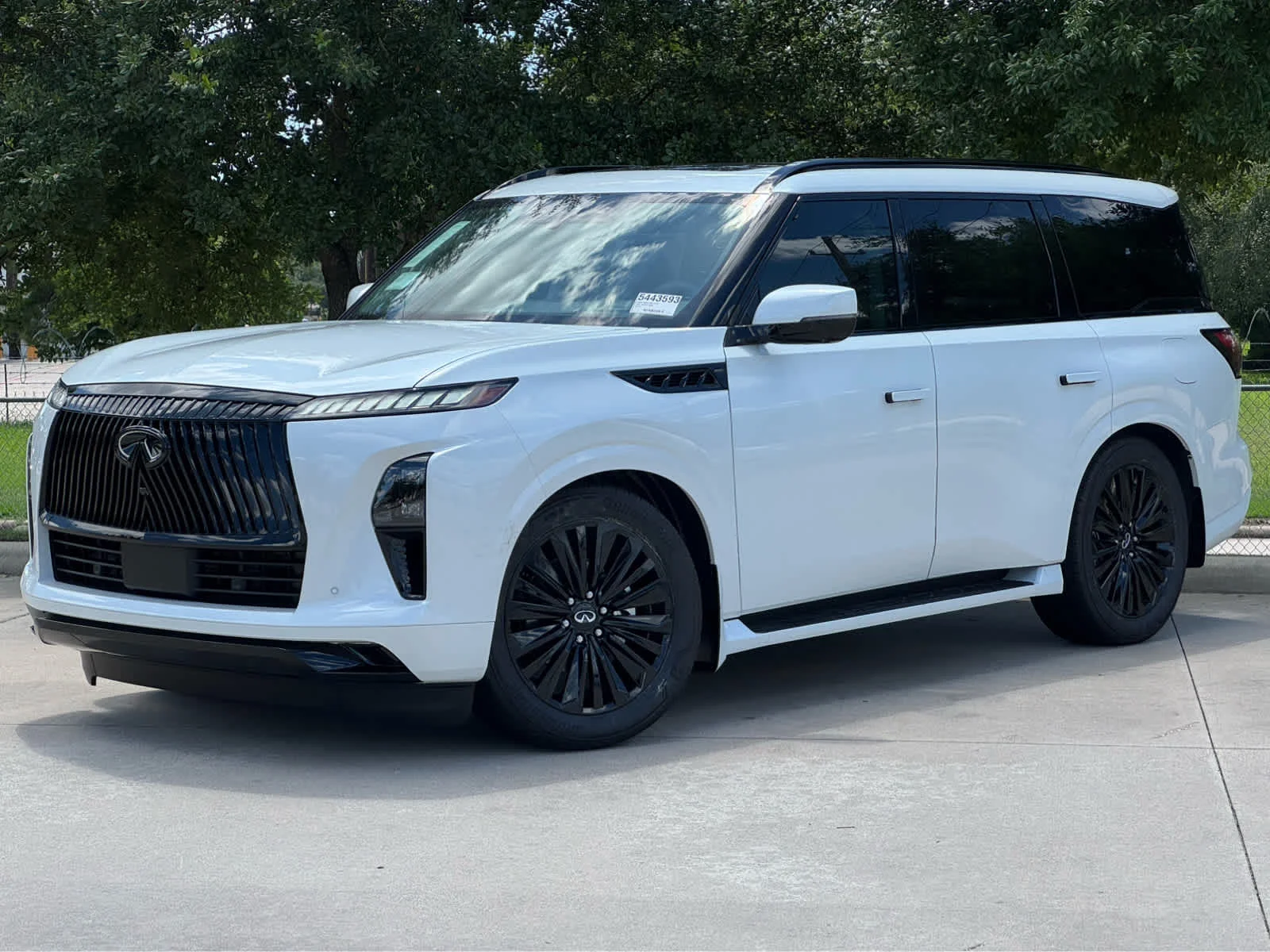 2026 INFINITI QX80 Luxe's photo