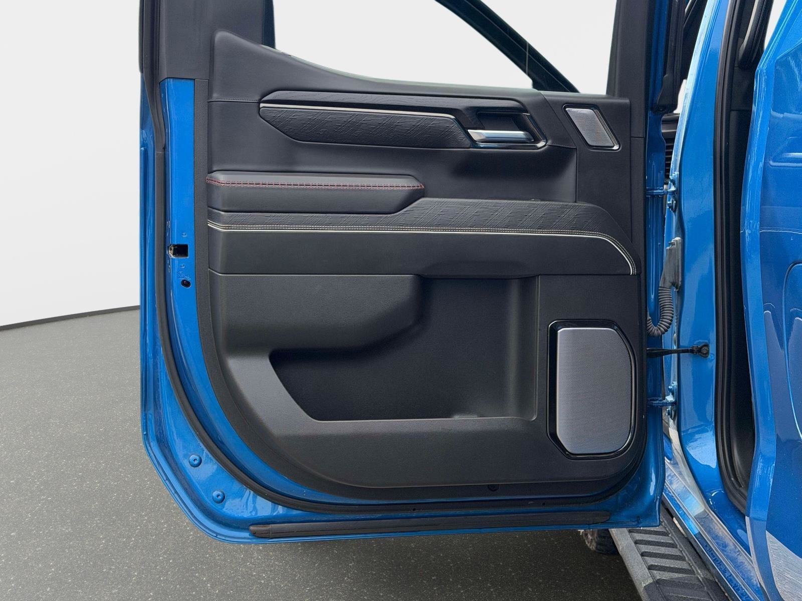 Used 2024 Dynamic Blue Metallic GMC AT4X image 22