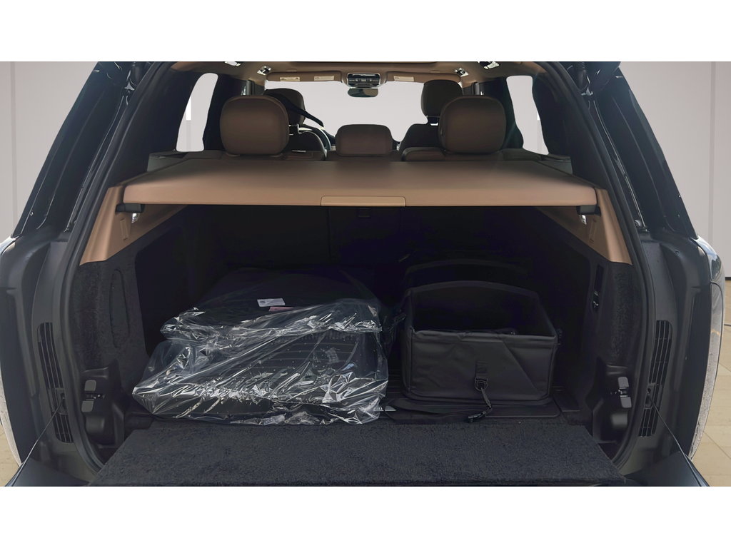 New 2026 Black Land Rover SE image 16