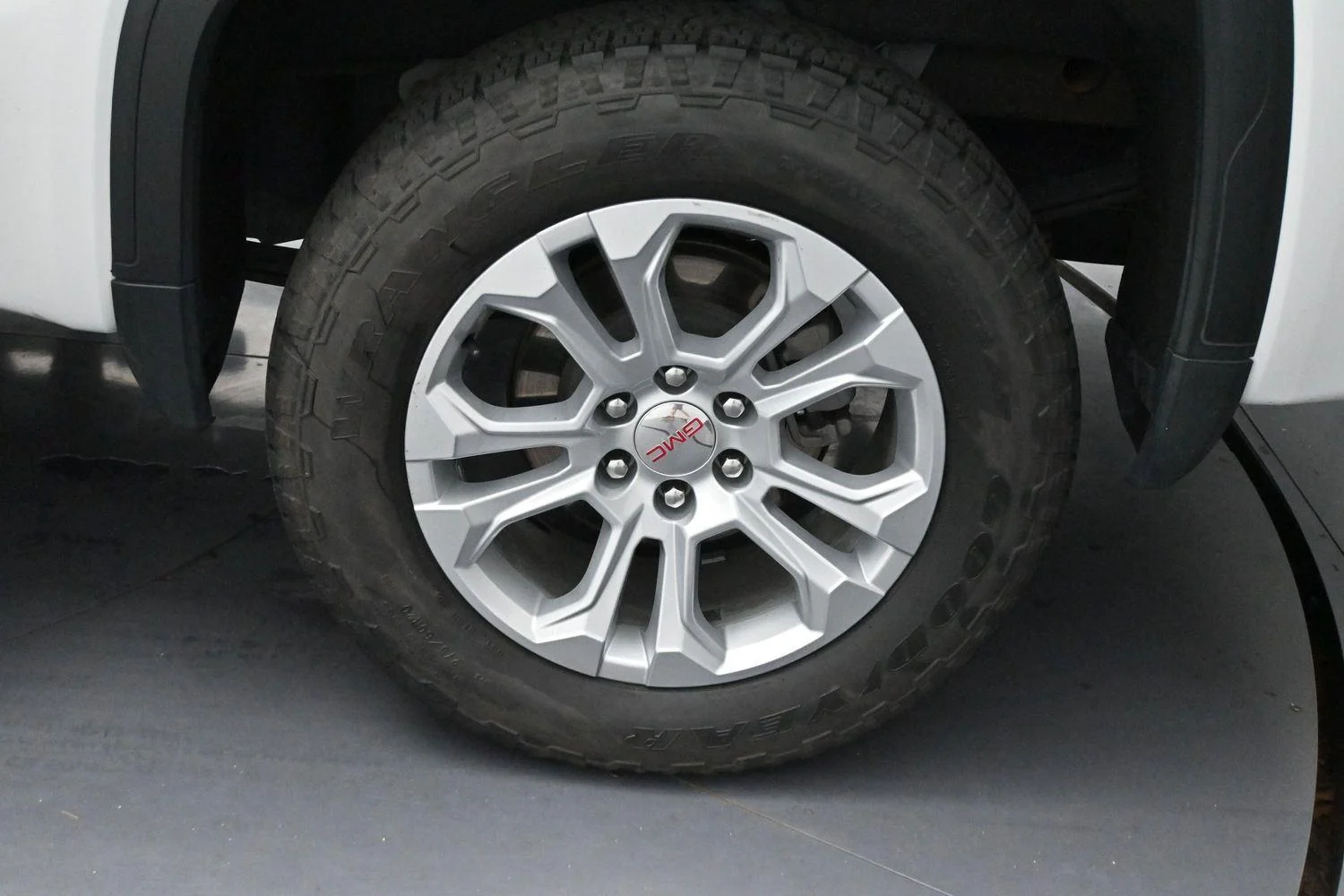 Used 2023 Summit White GMC SLT image 37