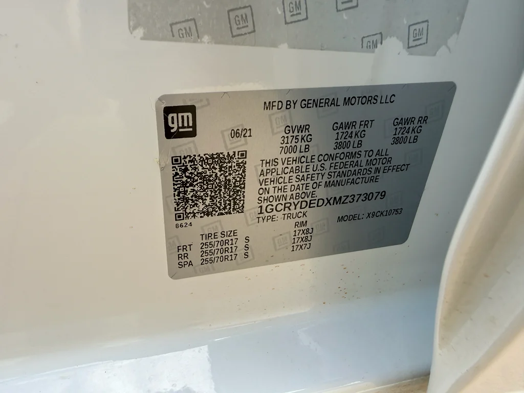 Used 2021 Summit White Chevrolet LT image 34