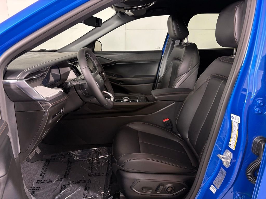 New 2026 Hydro Blue Pearl-Coat Exterior Paint Jeep Limited image 17