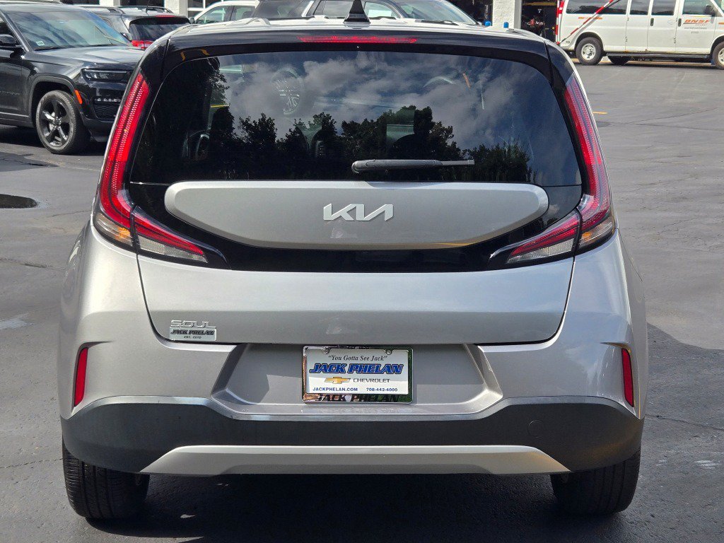 2024 Kia Soul LX - Photo 12