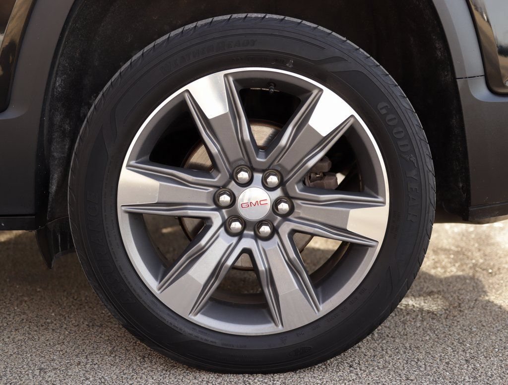 Used 2017 EBONY TWILIGHT METALLIC GMC SLT image 40