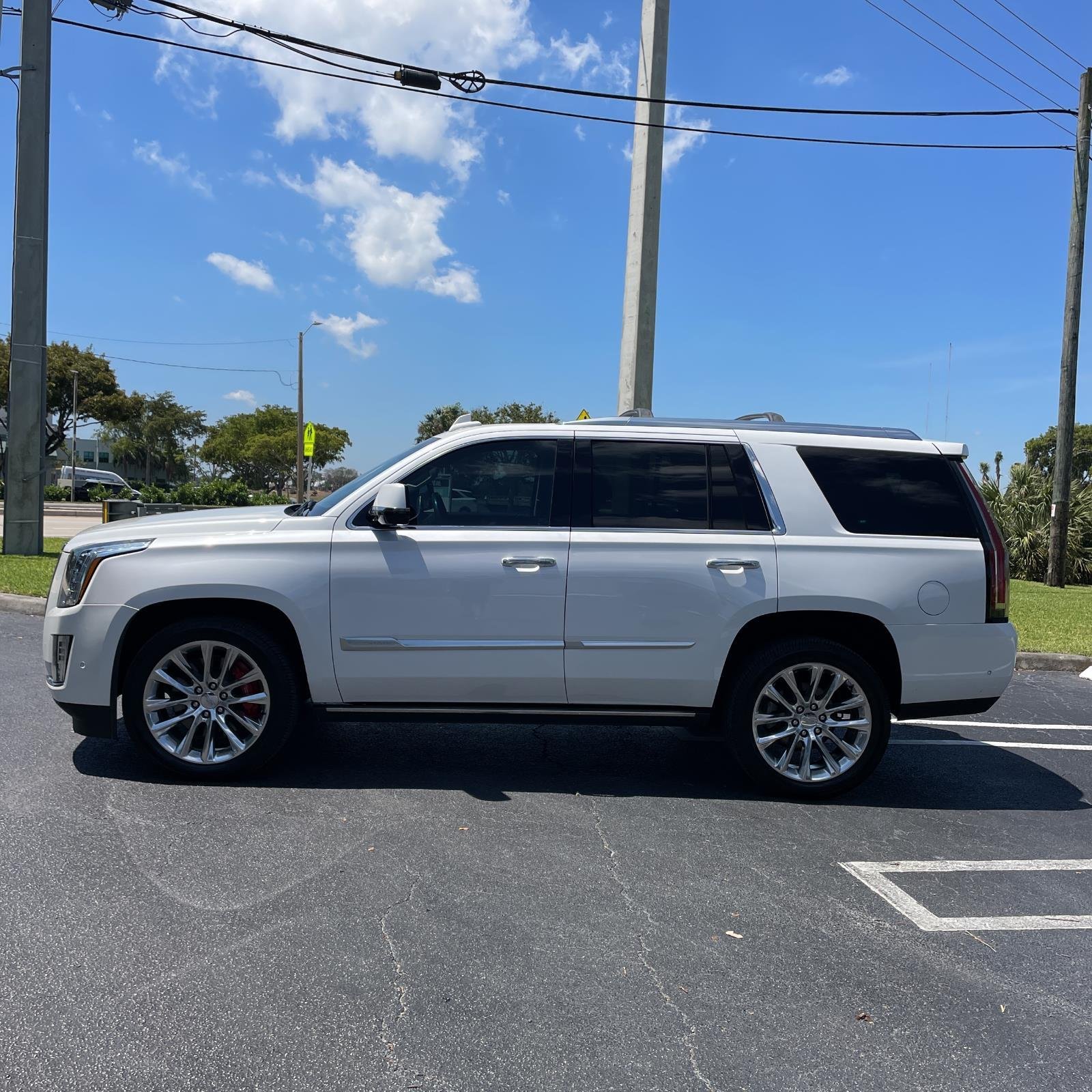 2019 Cadillac Escalade AWD Premium Luxury's photo