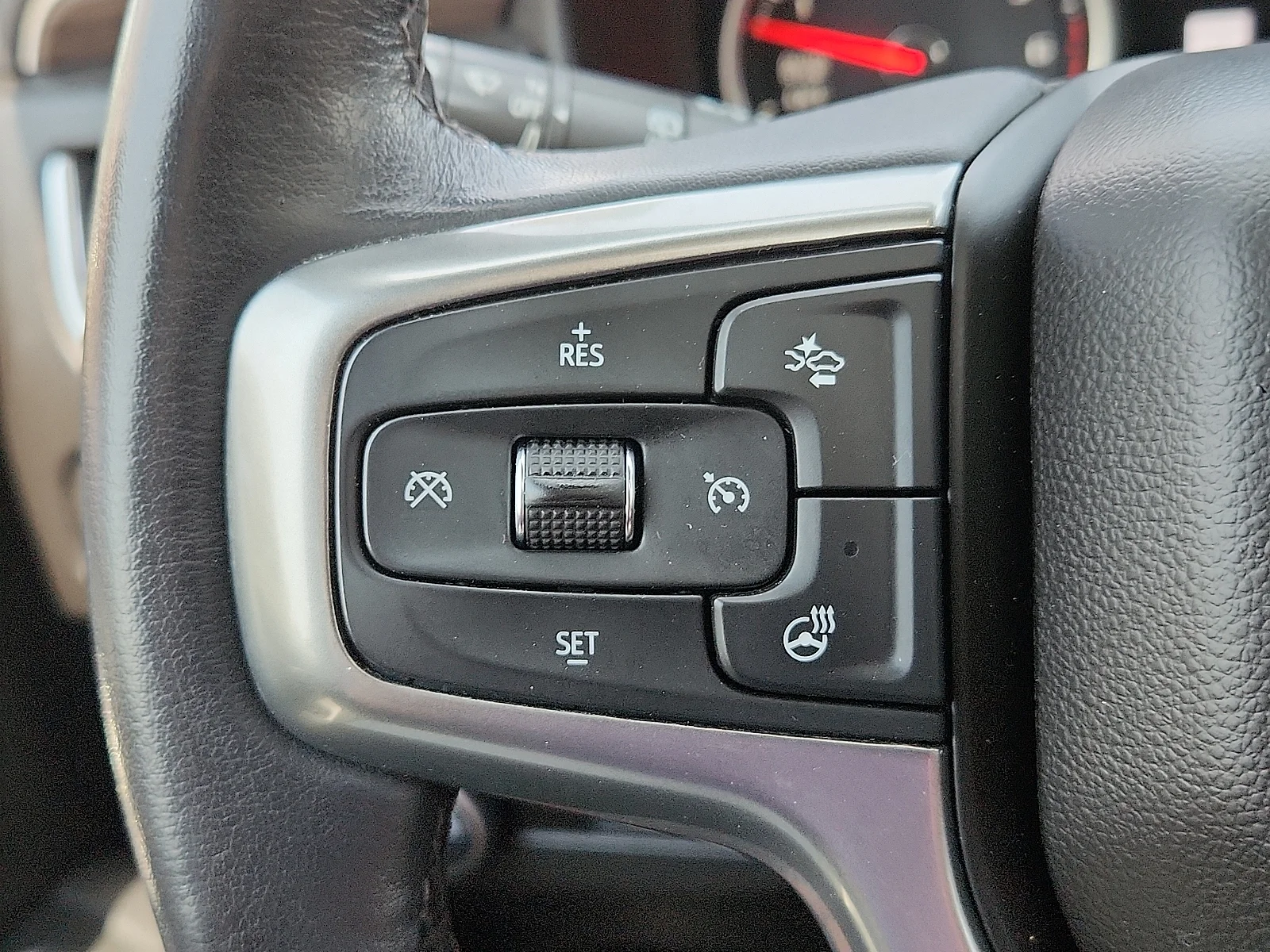 Used 2021 Shadow Gray Metallic Chevrolet Z71 image 17